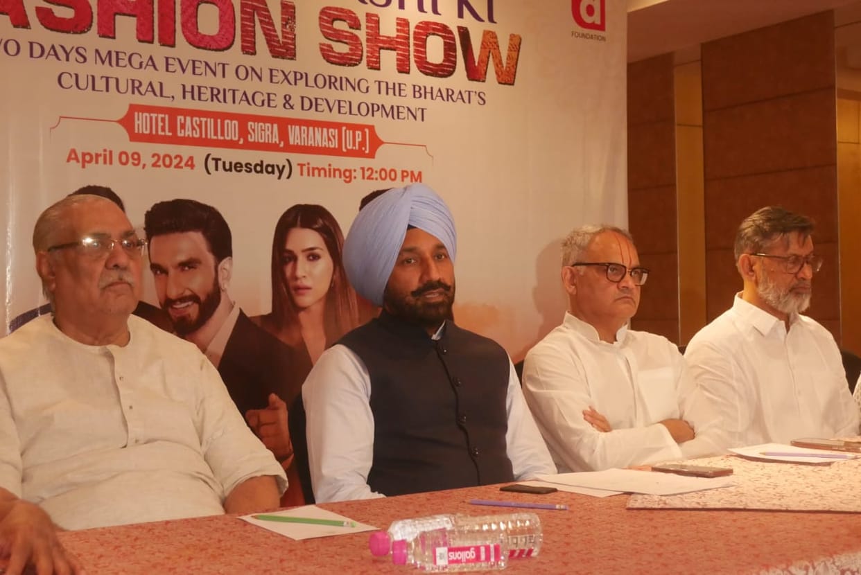 Manish Malhotra Kriti Sanon and Ranveer Singh to perform in fashion shows of Dharohar Kashi