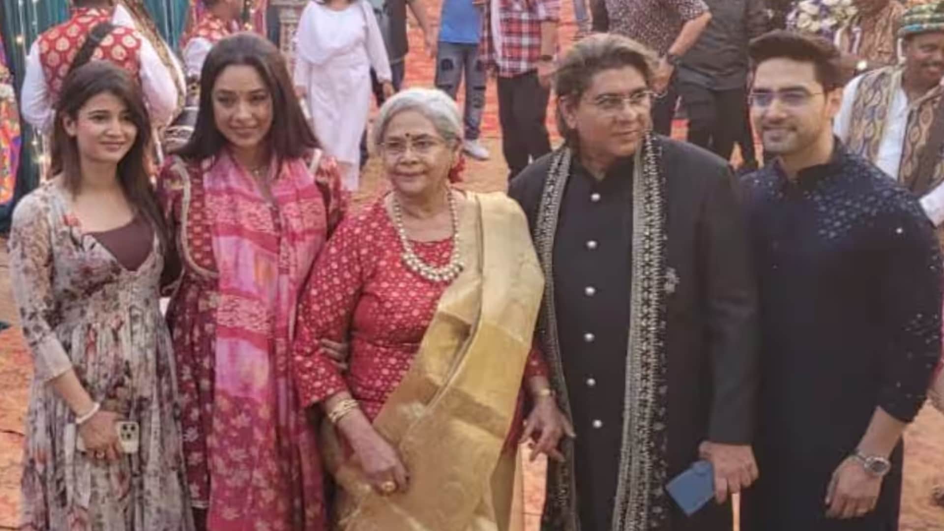 Anupamaa Yeh Rishta Kya Kehlata hai Batein Kuch Ankahee Si Aai Kuthe Kay Karte cast in Rajan Shahi Iftar Party