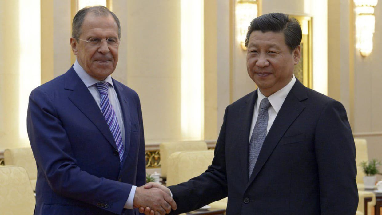 Chinese leader Xi Jinping meets with Russian Foreign Minister Sergey Lavrov