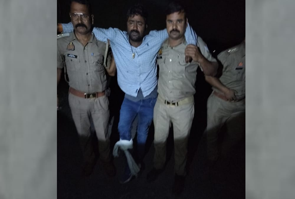 Sultanpur News: Police arrested main accused in Vijay Narayan Murder case.