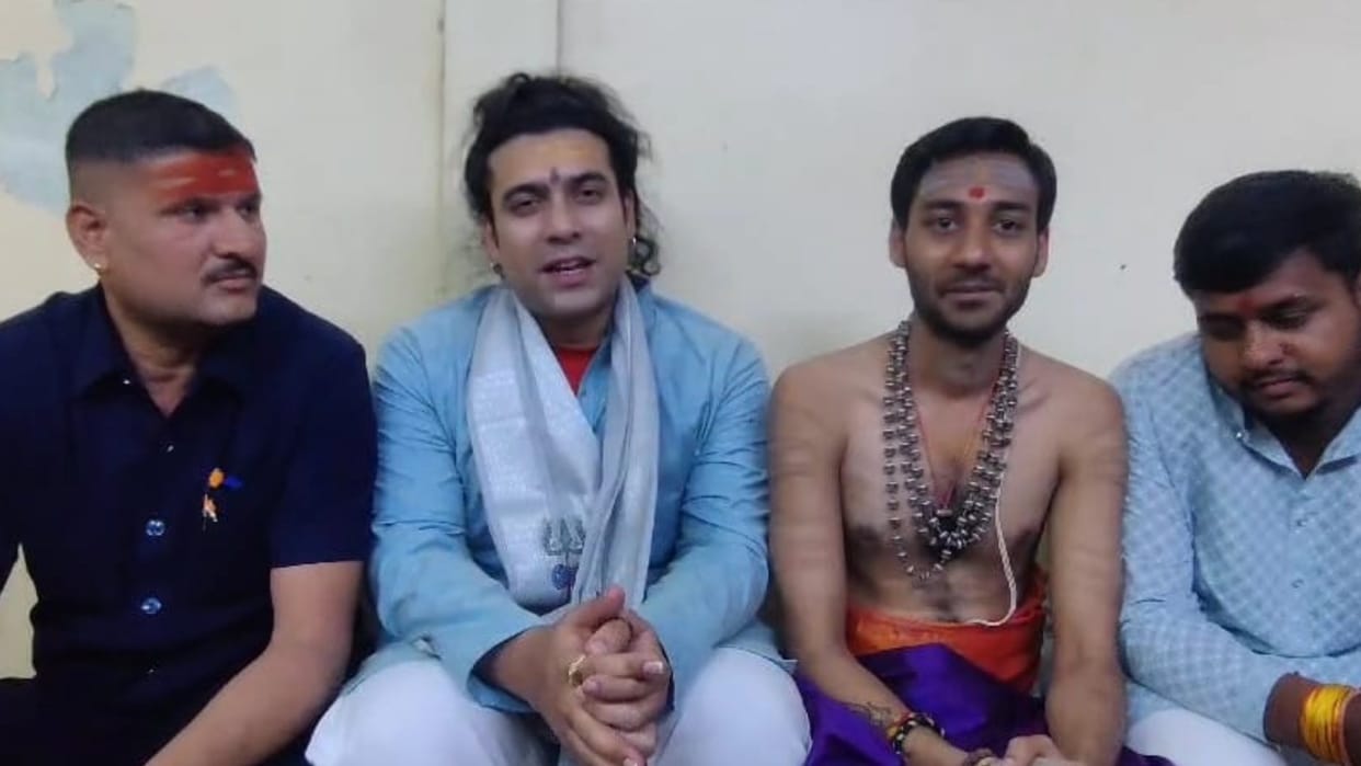Famous playback singer Jubin Nautiyal arrived to watch the Bhasma Aarti of Baba Mahakal.