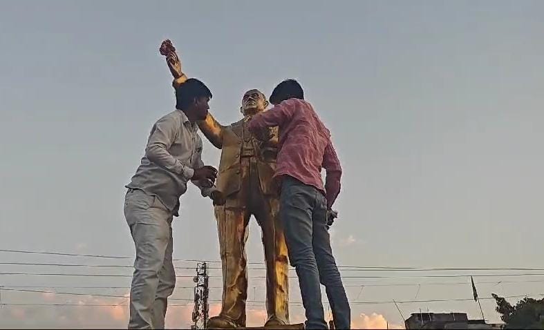 Ujjain News Barnagar BhimRao Ambedkar Statue Black Police Arrest One
