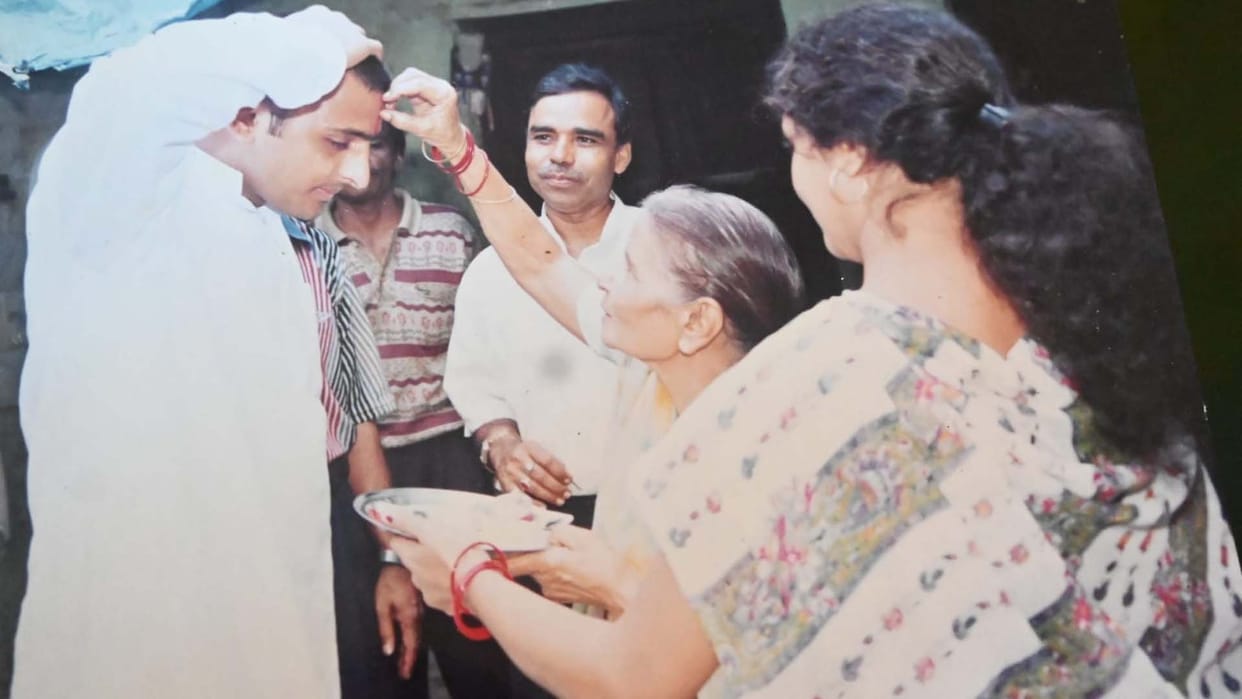 Itranagari: Akhilesh Yadav has a bigger victory than Lohia, Sheela and Mulayam