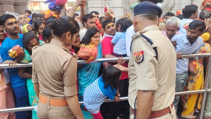 Navratri 2024 First Day Devotees Gathered In Vindhyachal dham see video and photos