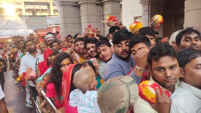 Navratri 2024 First Day Devotees Gathered In Vindhyachal dham see video and photos