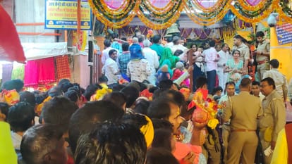 Navratri 2024 First Day Devotees Gathered In Vindhyachal dham see video and photos