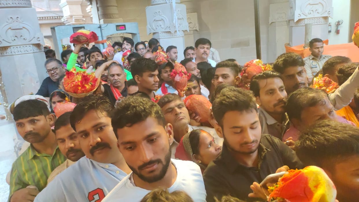 Navratri 2024 First Day Devotees Gathered In Vindhyachal dham see video and photos