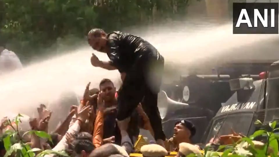 BJP protested demanding resignation of CM Kejriwal