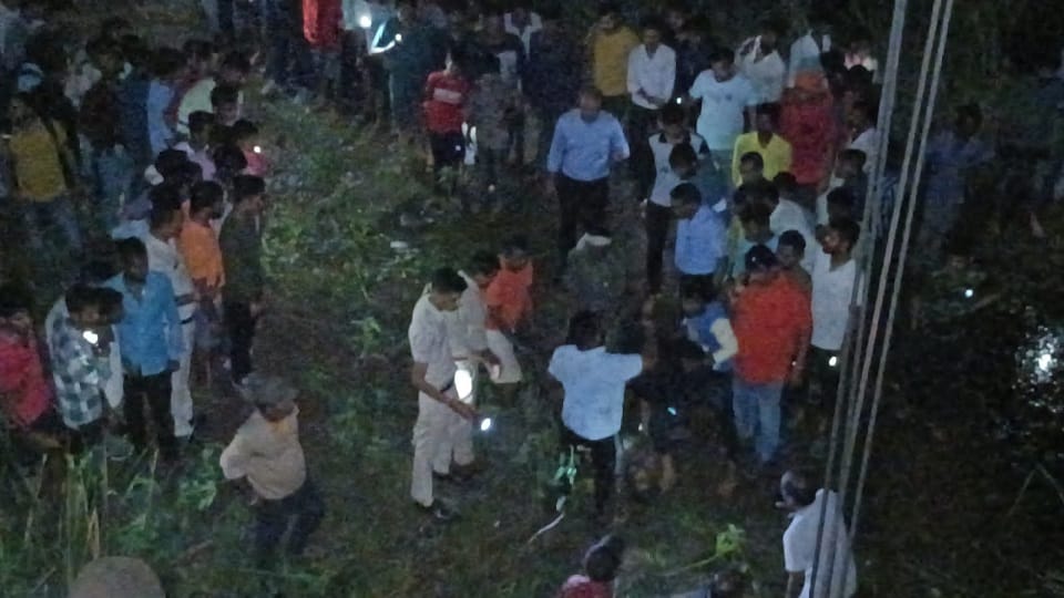 Durg bus accident horrific scene all around sounds of screaming and shouting everywhere