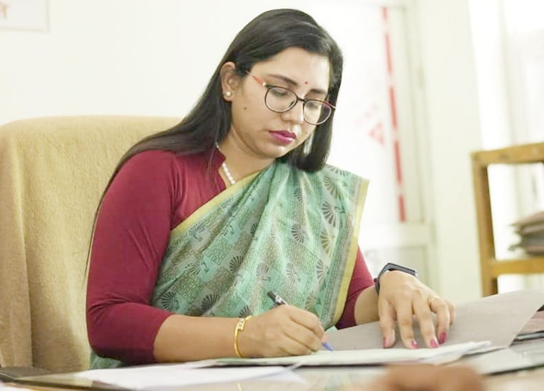 First left the post in hope of getting ticket, now Nisha Bangre wants to become Deputy Collector again.