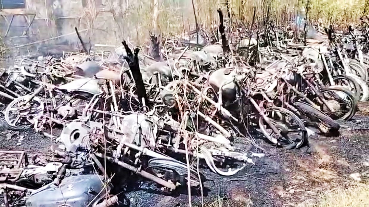 Deeg News: Fire broke out in seized goods in police station, about 50 bikes and other items got burnt