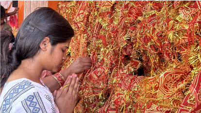 Echoing in the Devi temples - Ya Devi Sarvabhuteshu Shakti-Rupana Sansthita..in gorakhpur