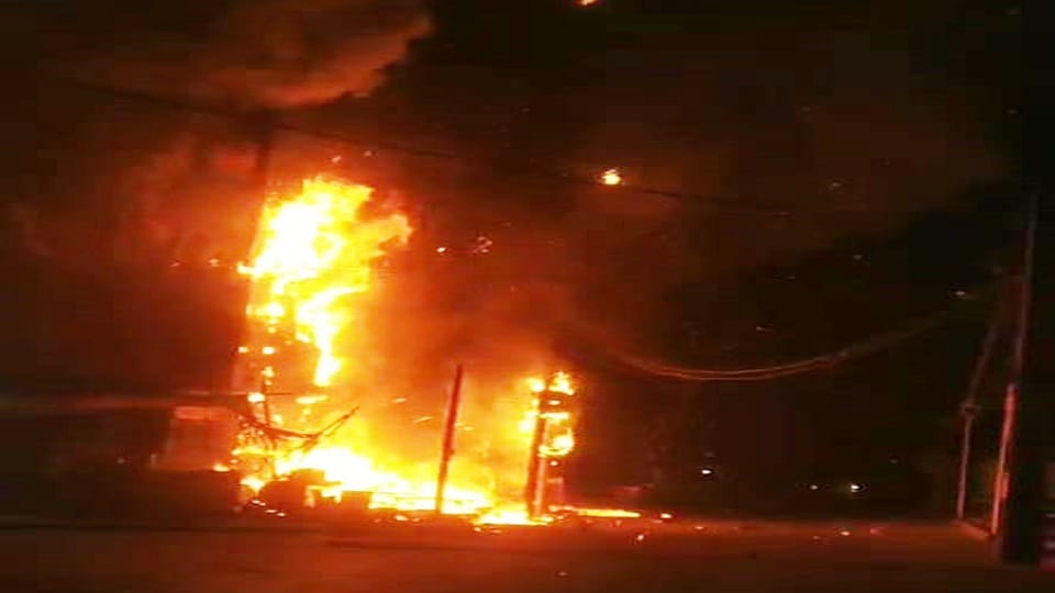 Fire breaks out in three-storey hotel in Aligarh