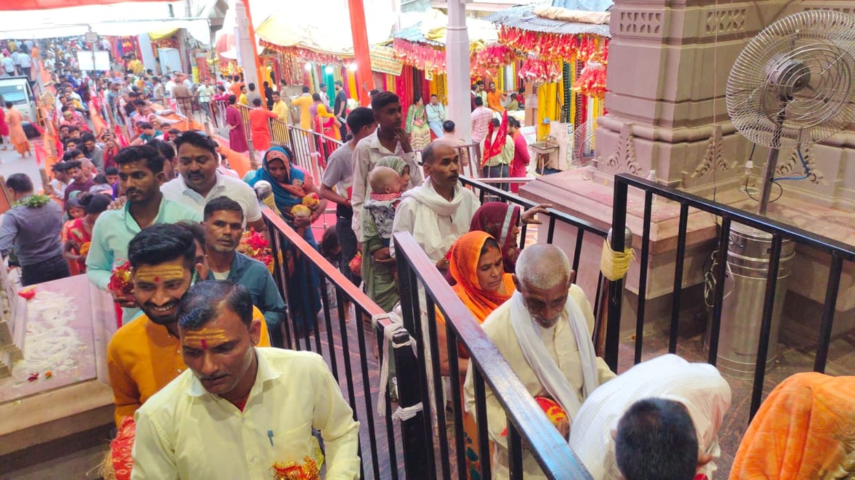 Vindhyachal temple Photos of Devotees worshipped on second day of Navratri