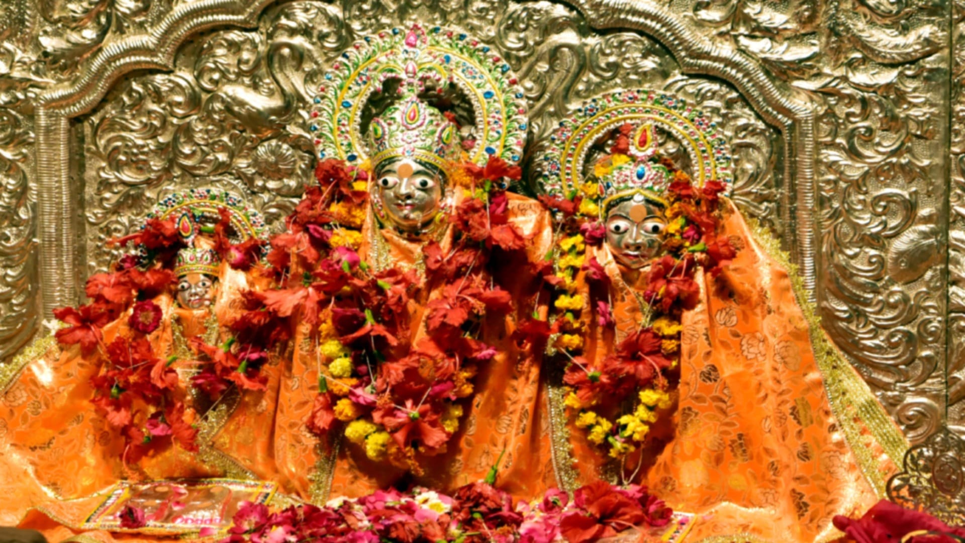 Chaitra Navratri 2025 Famous Goddess Durga Temples in Uttar Pradesh Devi Mata Mandir Names And Locations