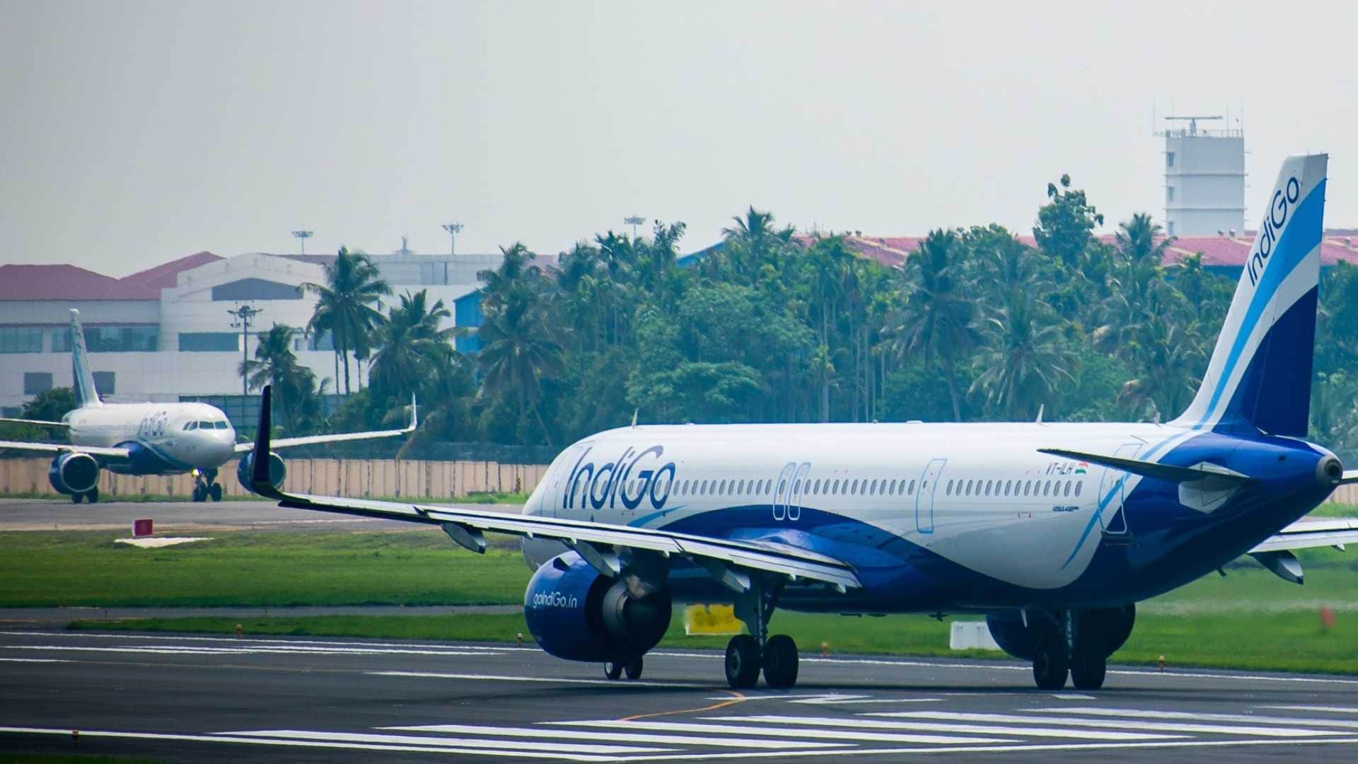 Non Veg on Indigo breakfast to Ashutosh Kulkarni going to Ayodhya created ruckus at a height of 35 thousand fe