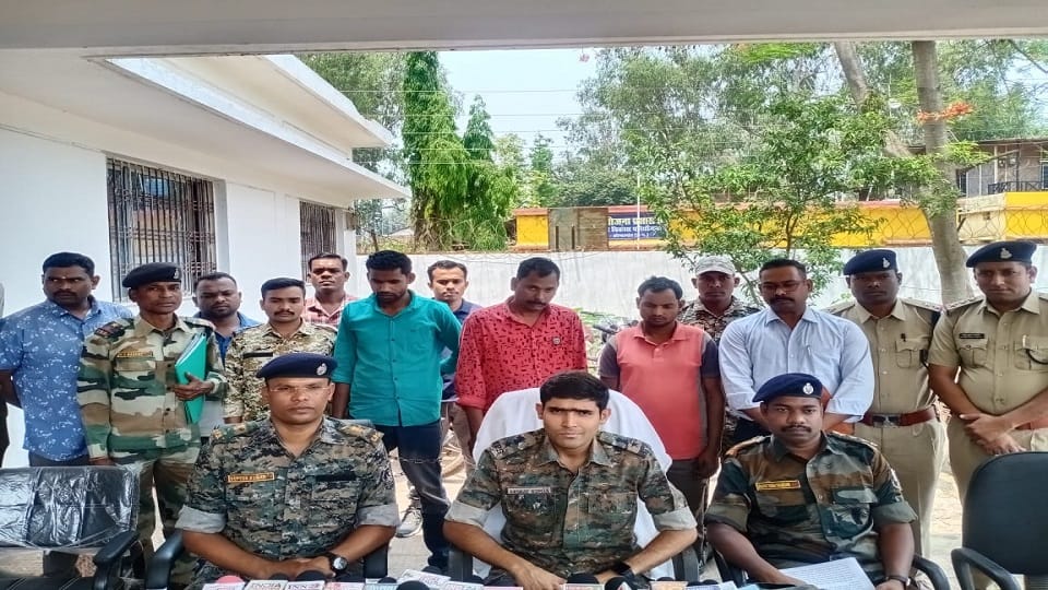 Interstate motorcycle gang caught by police 35 stolen bikes recovered in Jagdalpur
