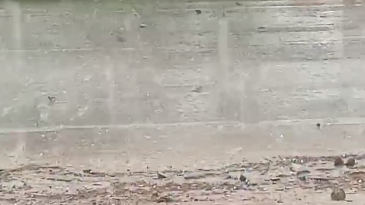 Rain and hailstorm in Raebareli.