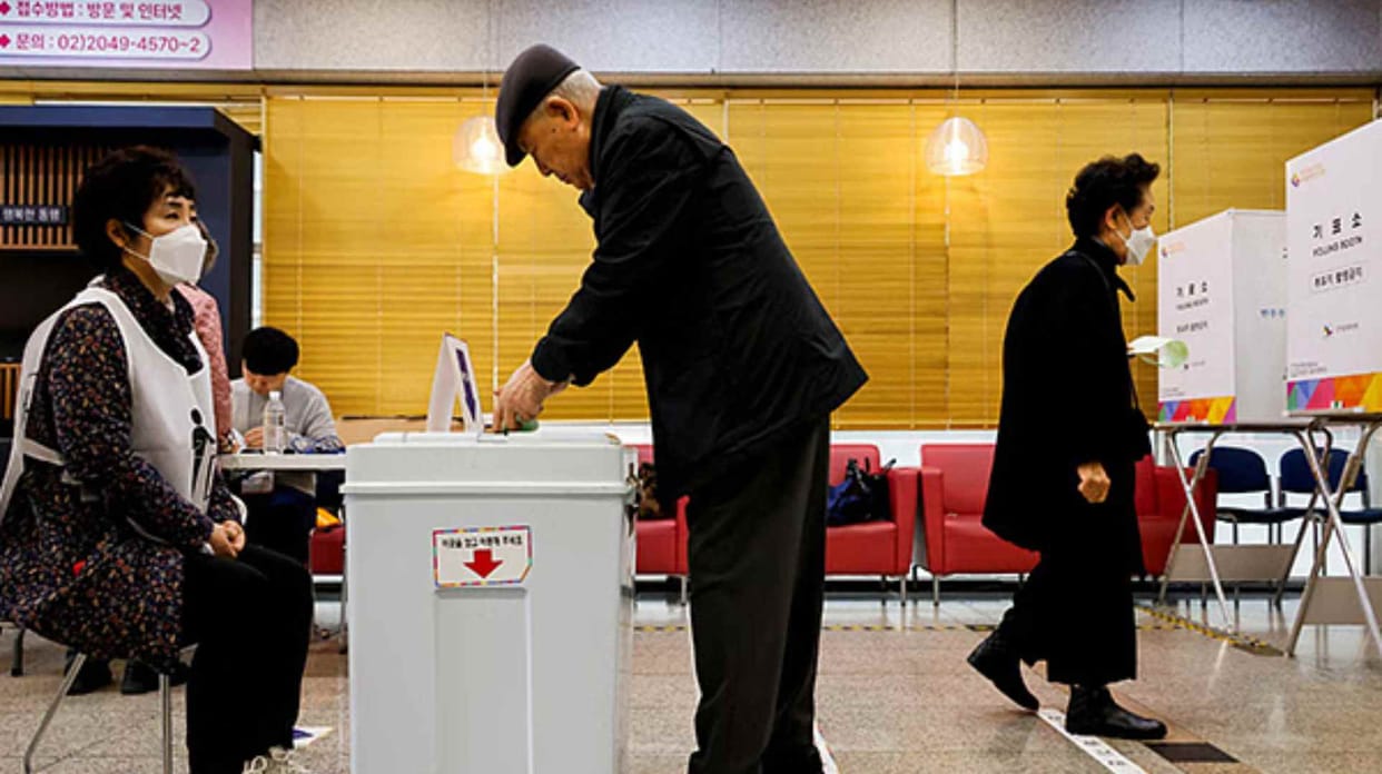 south Korea parliamentary election news update: Voting for elections in South Korea