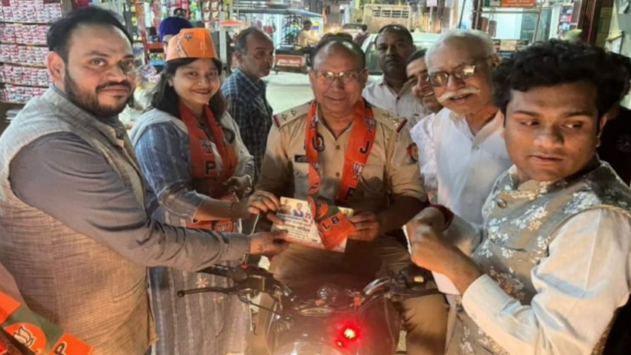 Meerut: Inspector who asked for votes for BJP suspended, photo with patka viral