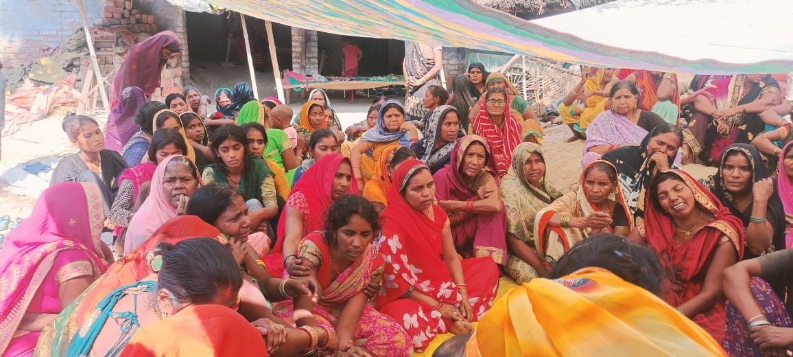 Azamgarh child death case painful story of Funeral of four innocent child