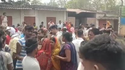 Bihar: criminals murdered a private company security guard by hanging him around his neck in Begusarai