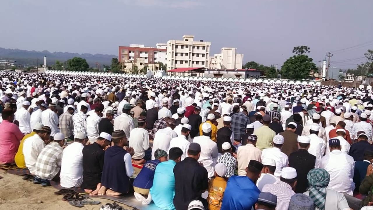 Eid mubarak eid prayers offered in Dehradun Uttarakhand watch Photos