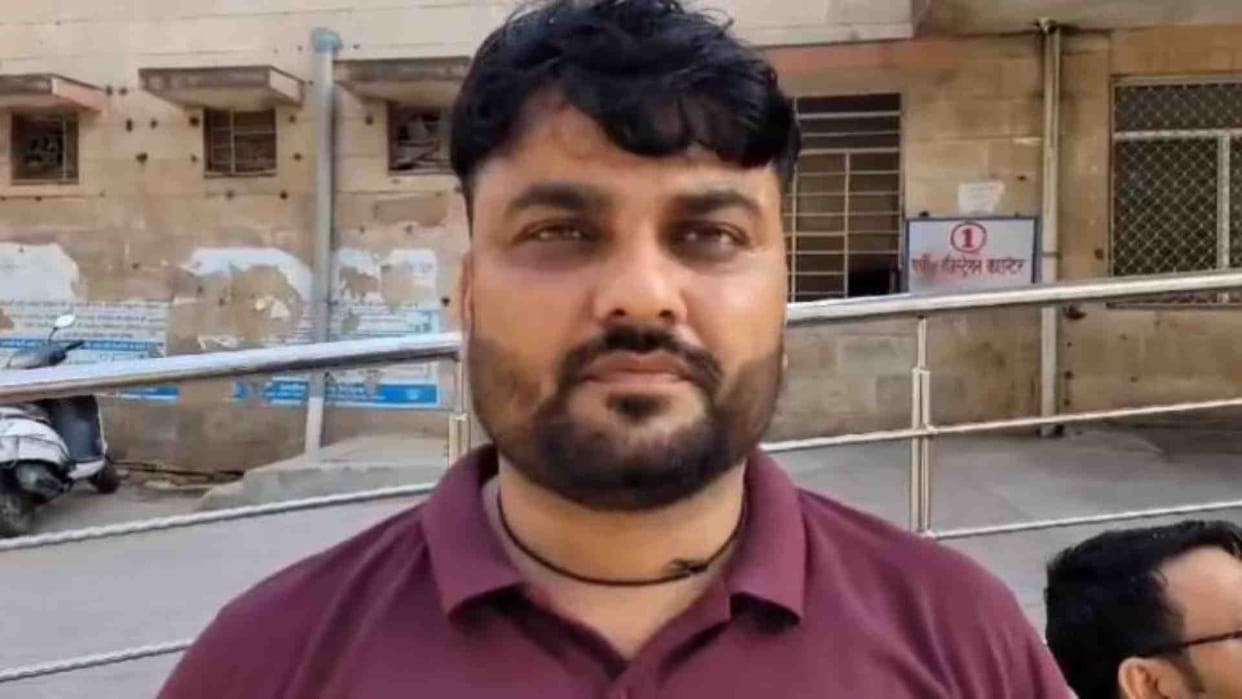 Alwar News: Bank employee commits suicide by hanging in Dayanand Nagar