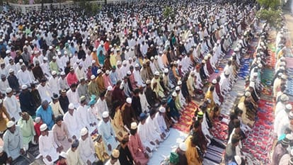 Namaz and fasting people offer Eid prayers amid tight security in Agra