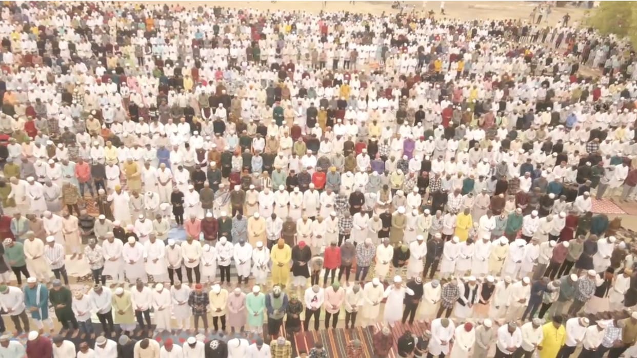 Khandwa Offers EID PRAYERS At Eidgaah Maidan,