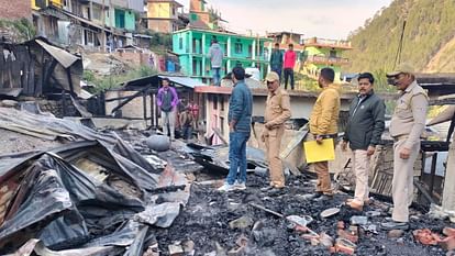 LPG cylinder fire in Uttarkashi Eight houses gutted due to LPG cylinder fire Uttarakhand News in hindi