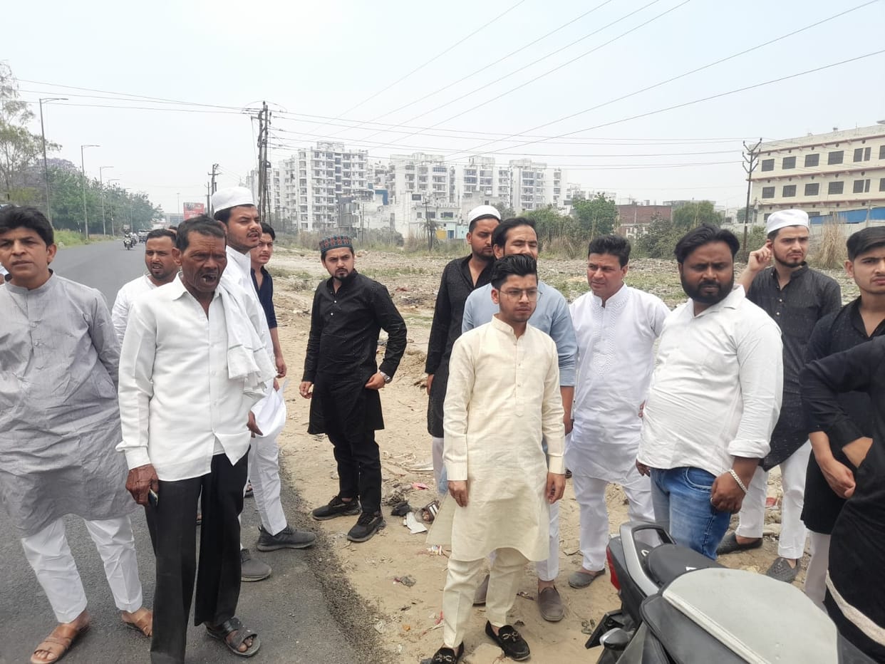 Painful death of father and son in road accident in Meerut