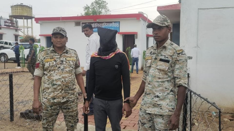 Mohalla police arrested Maoist courier Used to shift Naxalites from one place to another