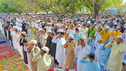 Namaz and fasting people offer Eid prayers amid tight security in Agra