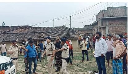 Bihar News : सिलबट्टे पर रखकर एक साल के बच्चे का सिर कूच दिया; पत्नी से विवाद में पिता ने बेटे को मार डाला Bihar News : Bihar Police investigation in nawada bihar father kills innocent child by crushing head on stone