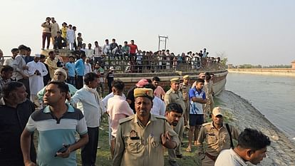 crowd of people on the canal the whole day they even prayed but her life could not be saved