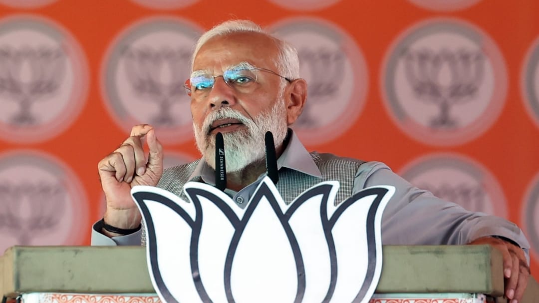 PM Modi road show in Bareilly on 26th April
