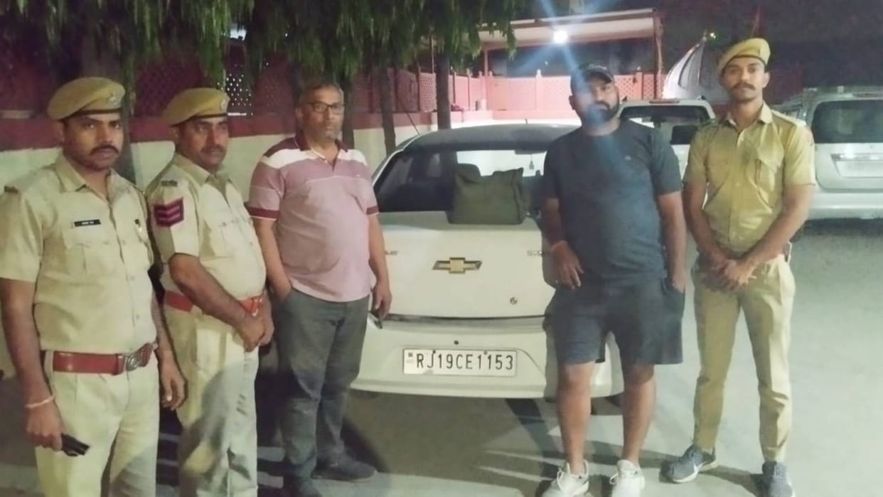 Sirohi News FST team caught more than 12 kg of silver jewelery in Abu Road