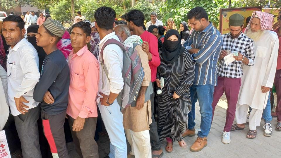 Sambhal: Patients suffering from vomiting and diarrhea along with stomach ache increased in summer