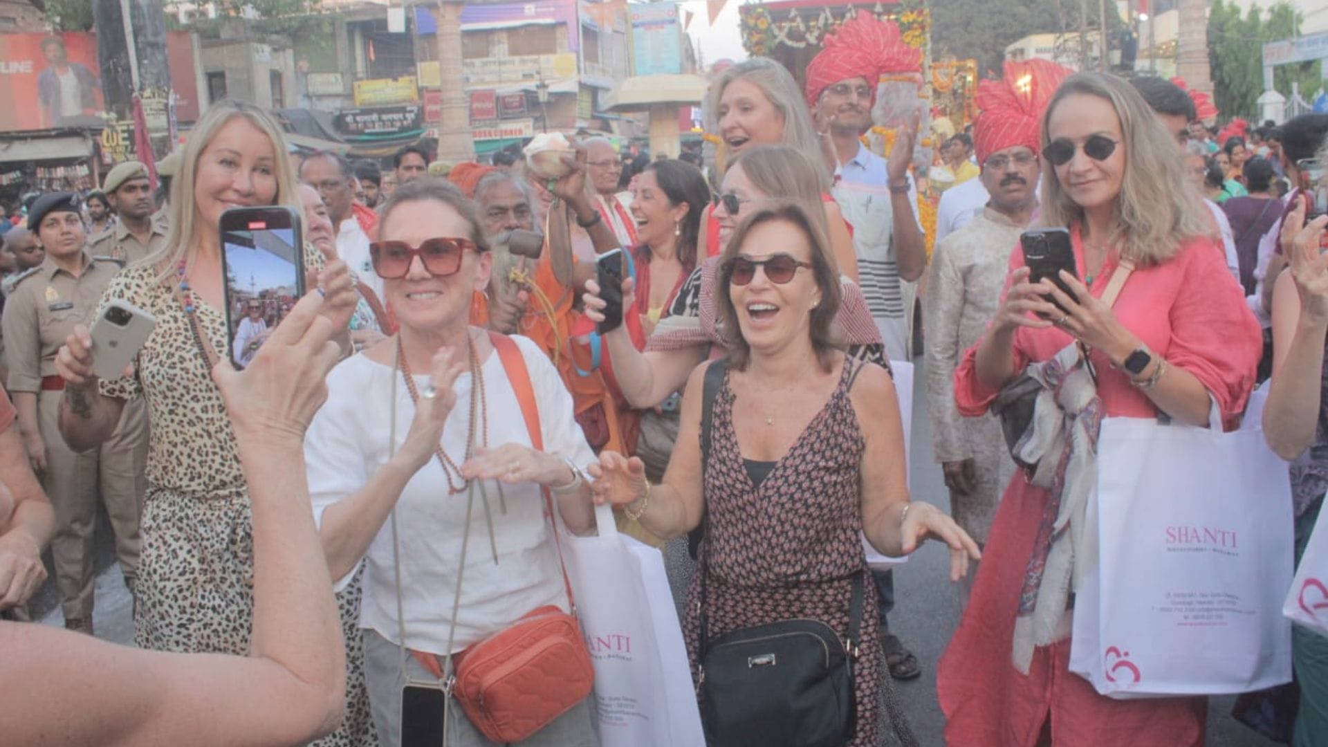grand procession of Maa Gangaur was taken out in Kashi