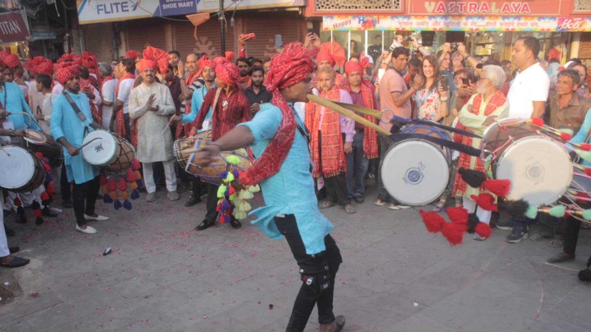 grand procession of Maa Gangaur was taken out in Kashi