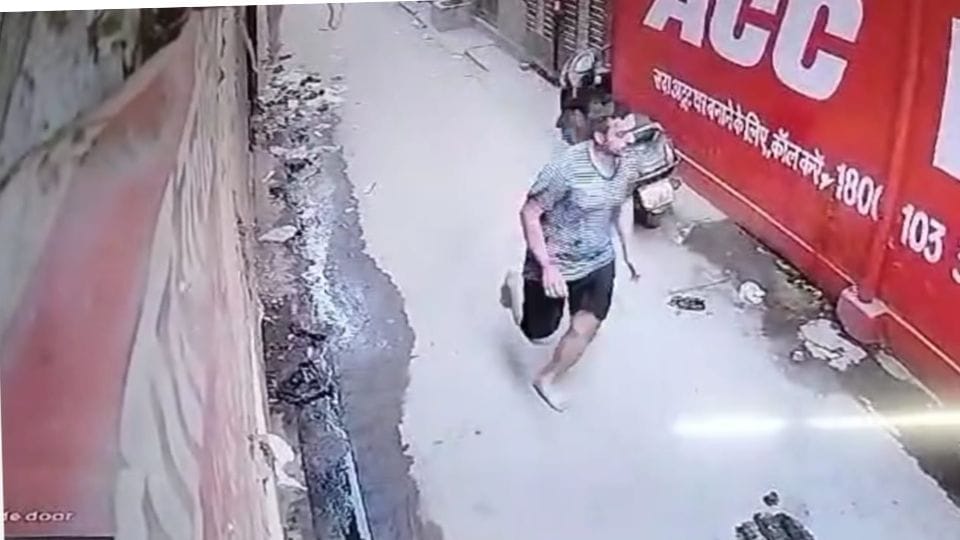 Wife and son attacked with sharp weapon after entering doctor house in Gorakhpur