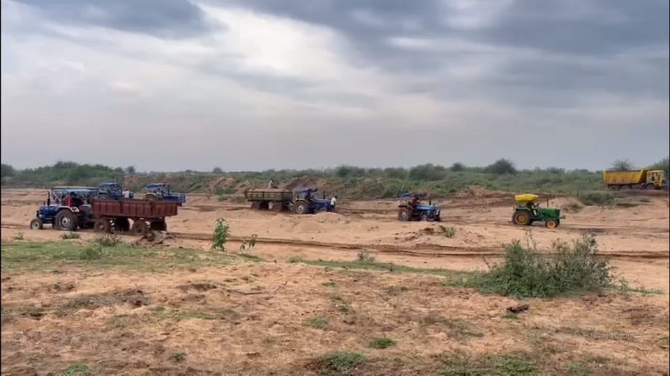 Operation of sand mines according to model code of conduct in  Balod