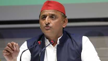 Akhilesh took jibe cabinet approval on DGP appointment said attempt to take reins in one own hands from Delhi