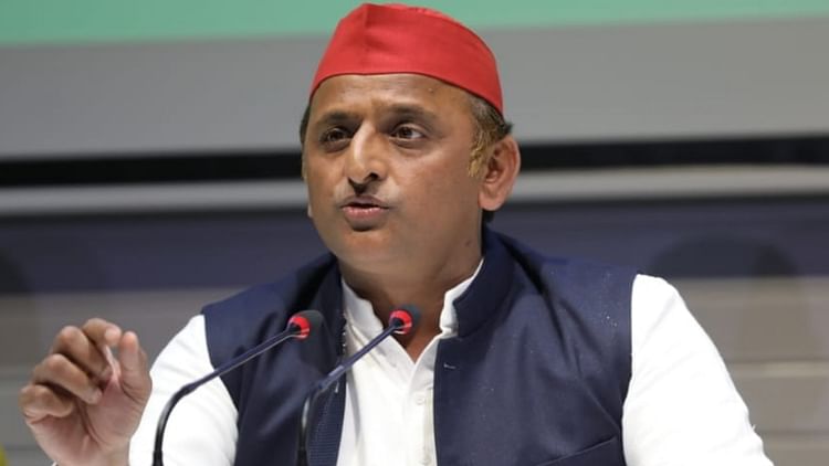 CM Yogi Cabinet Meeting: अखिलेश ने महाकुंभ में बैठक को बताया राजनीतिक, बोले- वक्फ की जमीन कब्जाना चाहती भाजपा