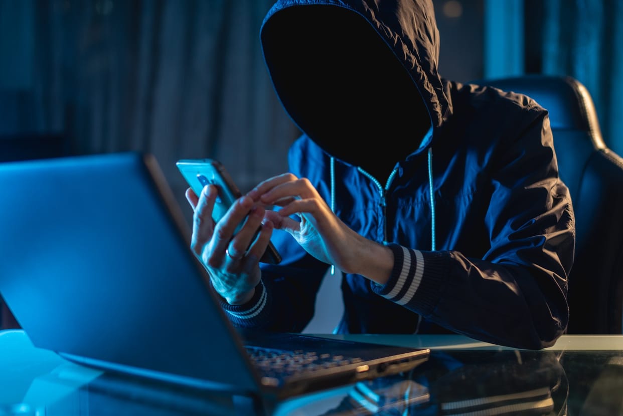 Call center cheating foreigners busted, 43 cyber thugs arrested