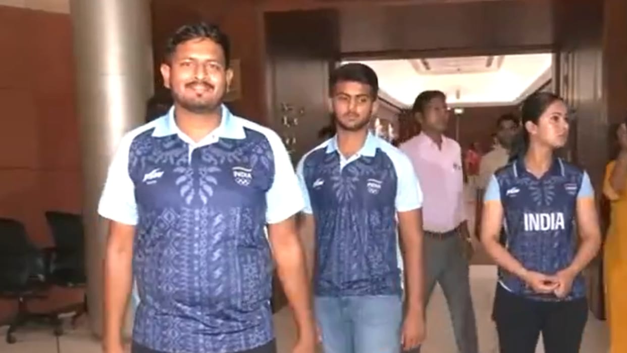 Indian Archers Tushar Shelke Simranjeet kaur, Prathmesh jawakar, parth salunke visit New Parliament building