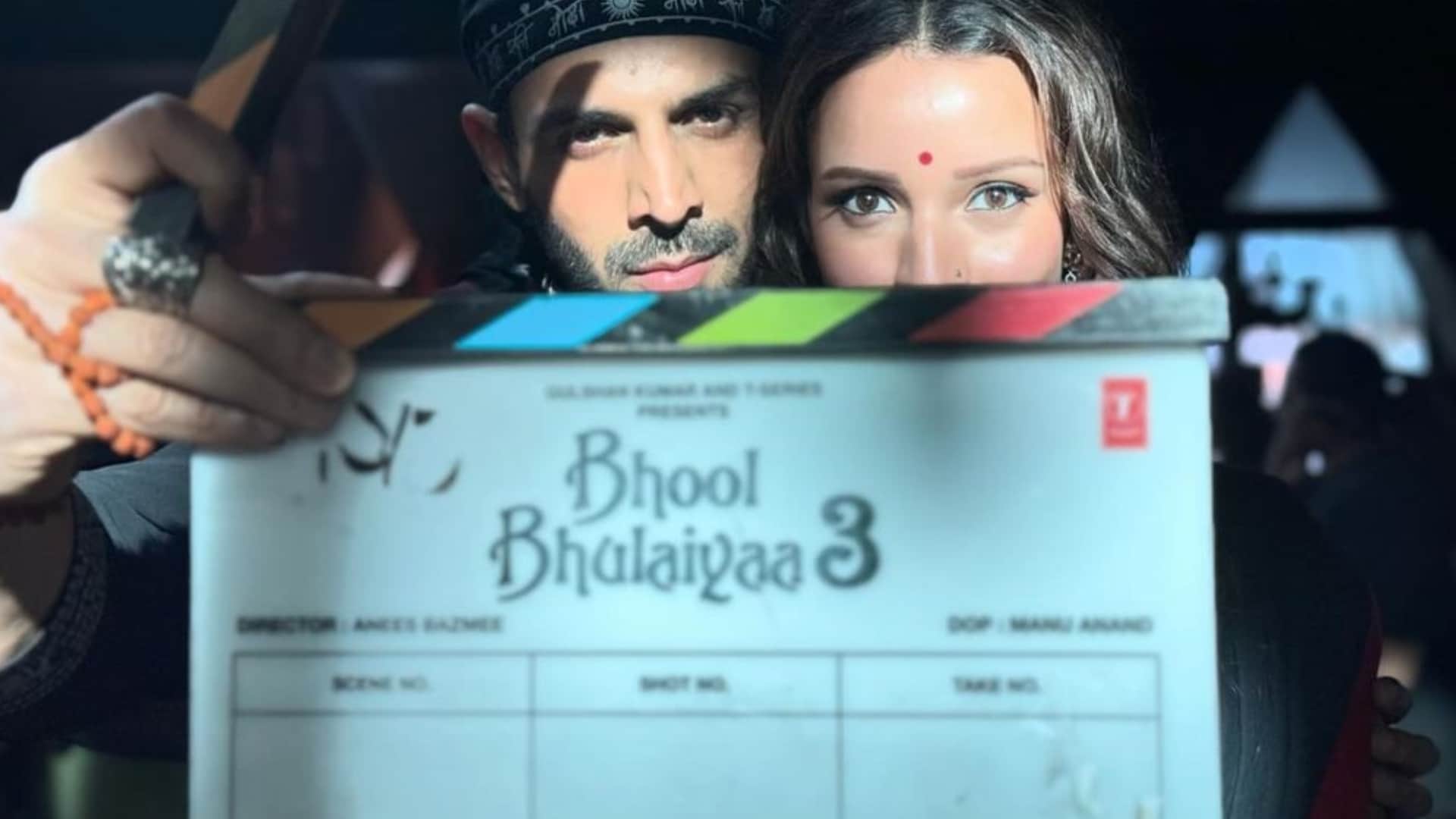 Kartik aaryan new social media post fans are speculating if he will work in superhero film