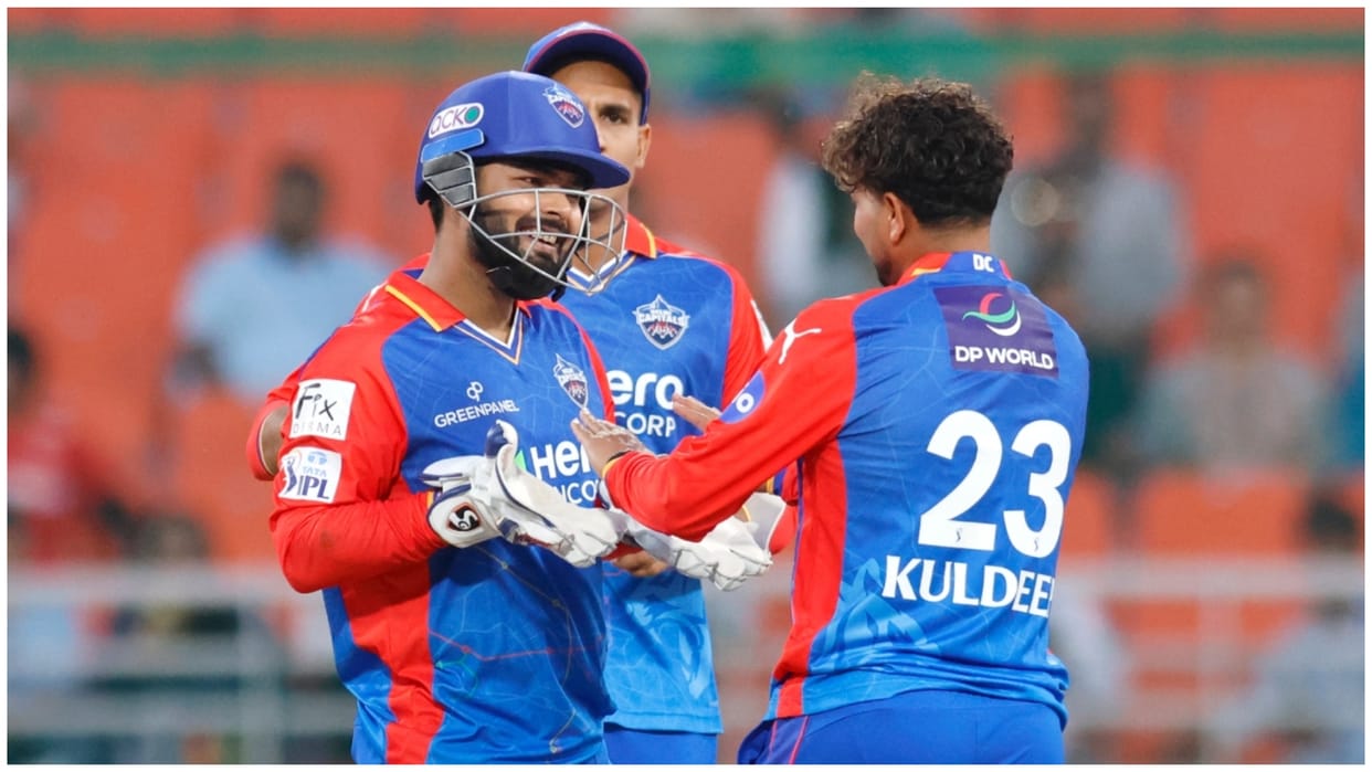 IPL: Delhi capitals spinner kuldeep yadav lashes out at teammate Mukesh Kumar pant intervenes see video