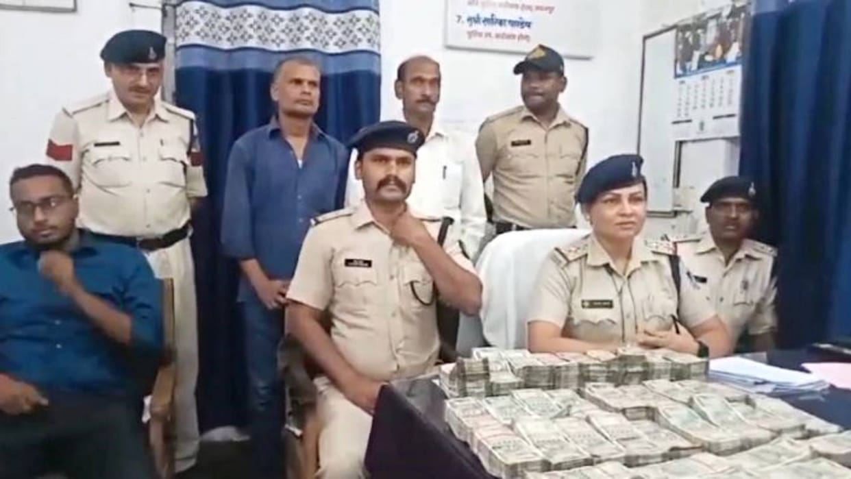 MP News Rs 52 lakh going to Orange Gachi of West Bengal seized in Katni